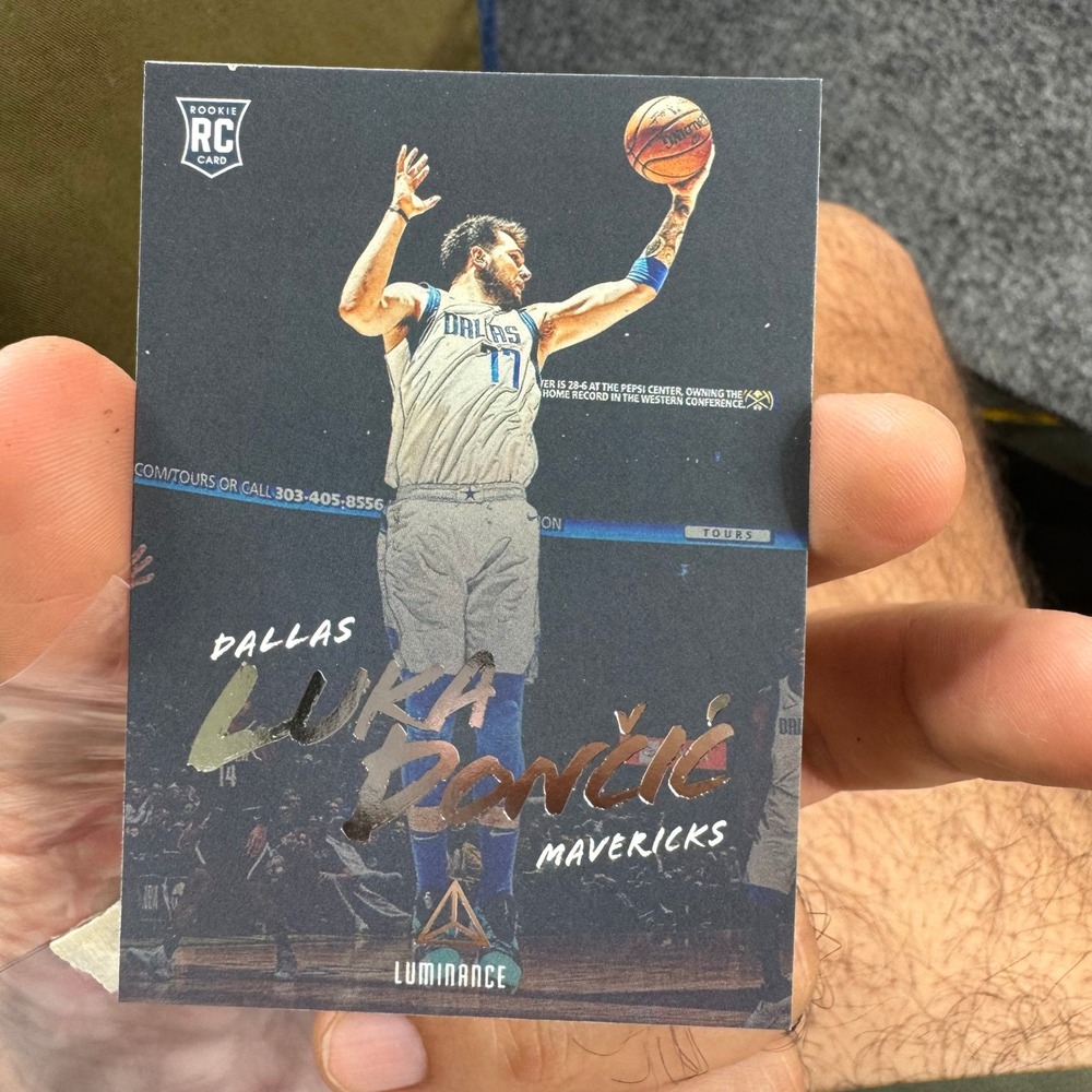Panini Luka Doncic Trading Card Mens OS 2018-19 Chronicles Luminance RC No. 166